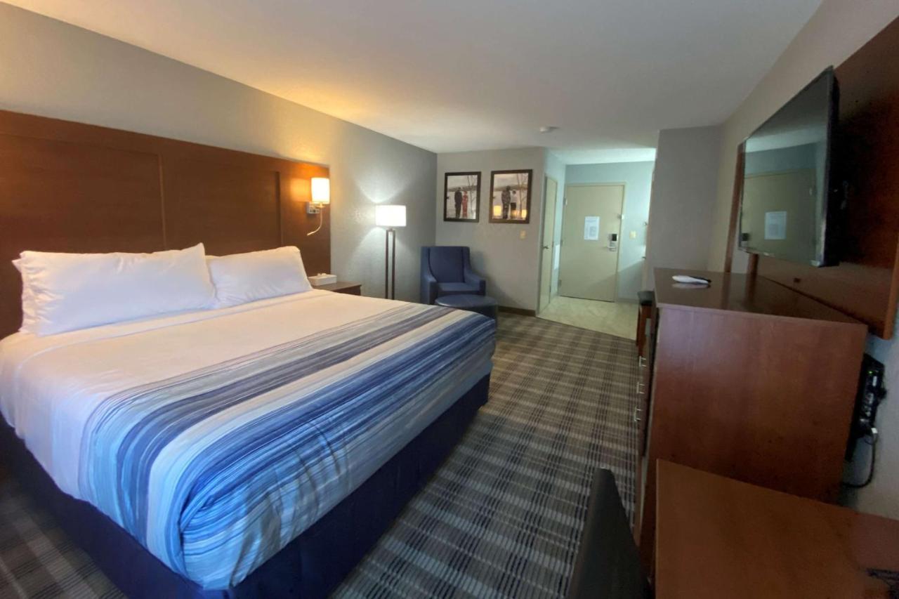 Americinn By Wyndham Williamsburg Buitenkant foto