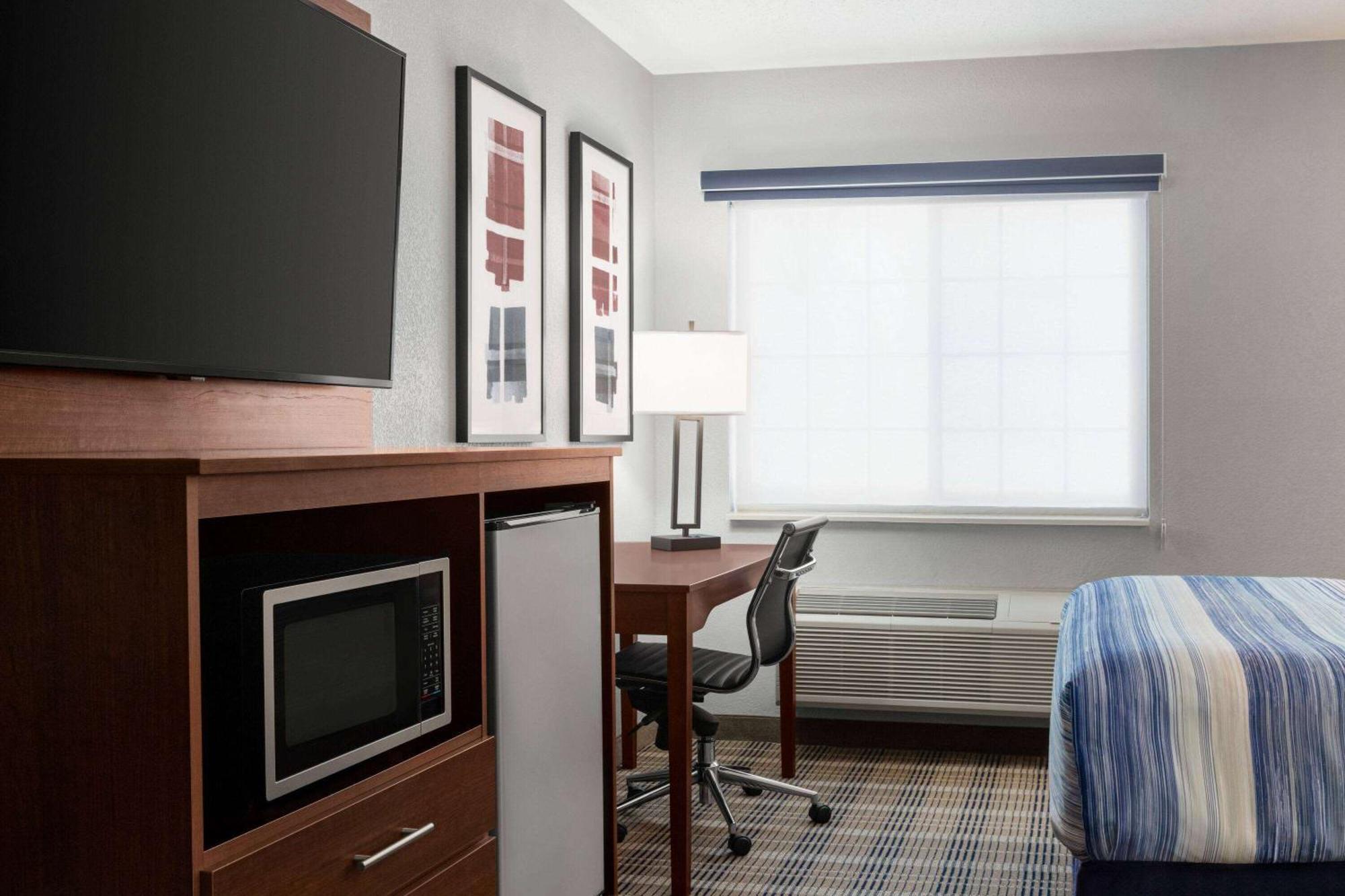 Americinn By Wyndham Williamsburg Buitenkant foto