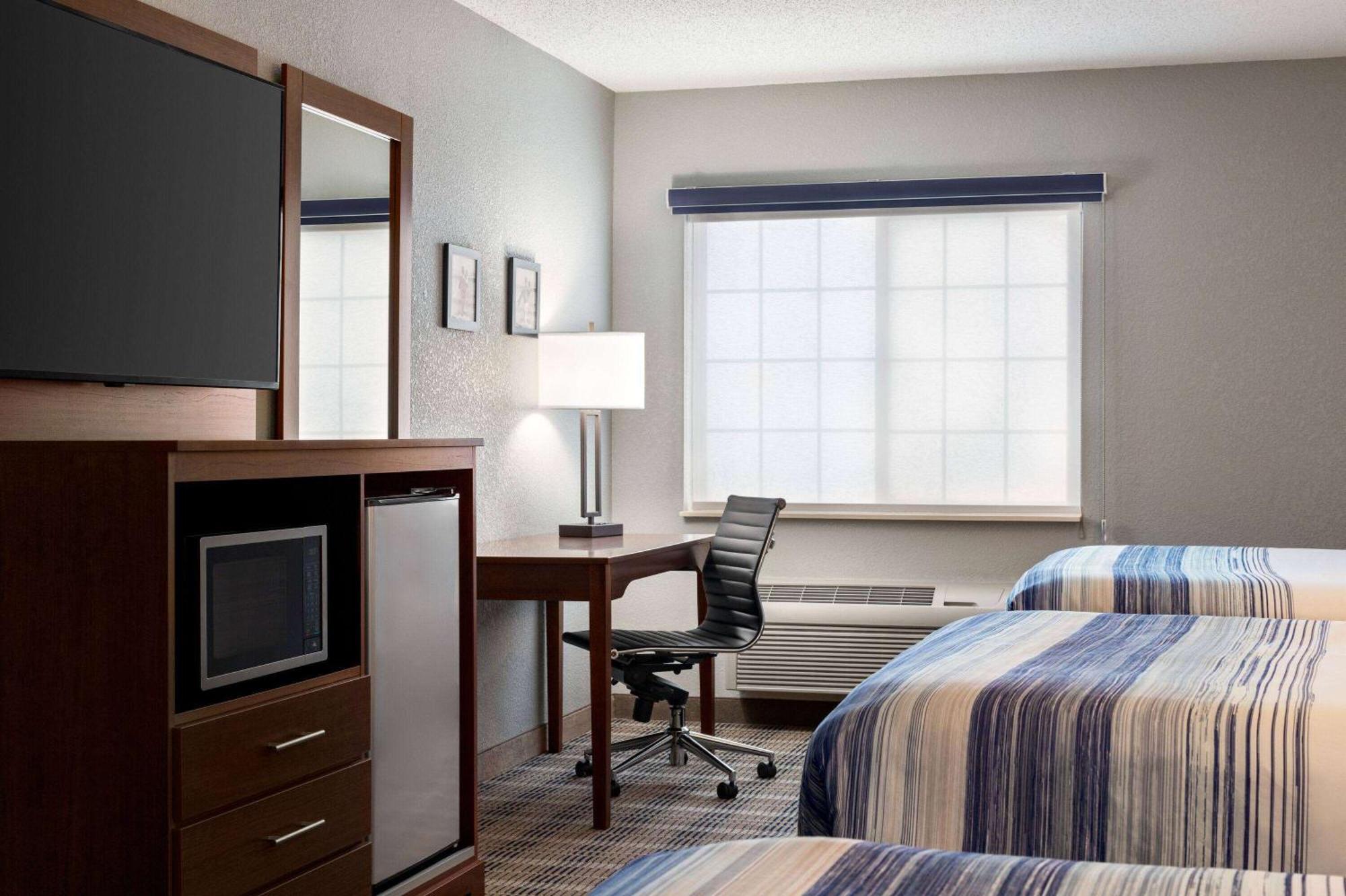 Americinn By Wyndham Williamsburg Buitenkant foto