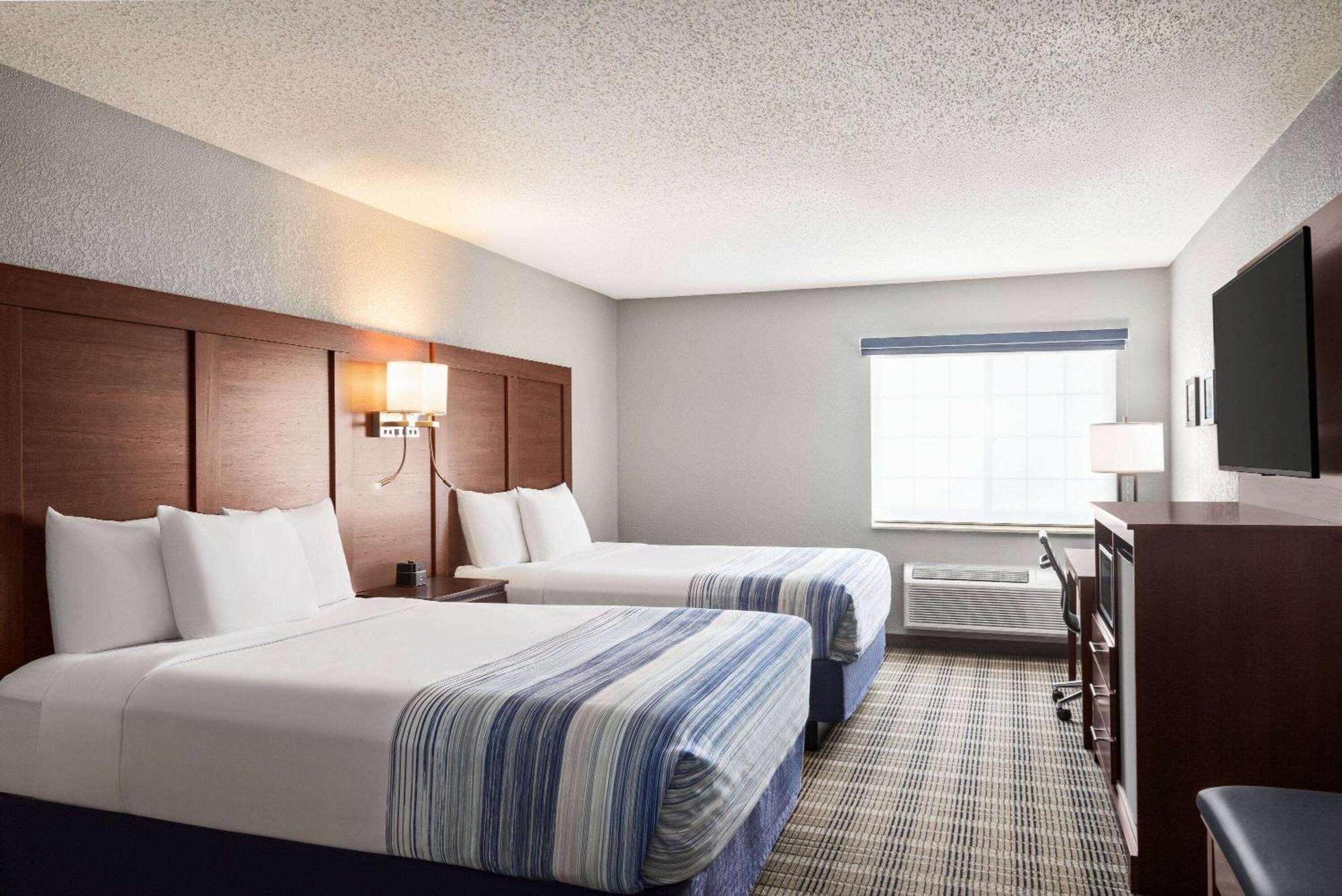 Americinn By Wyndham Williamsburg Buitenkant foto