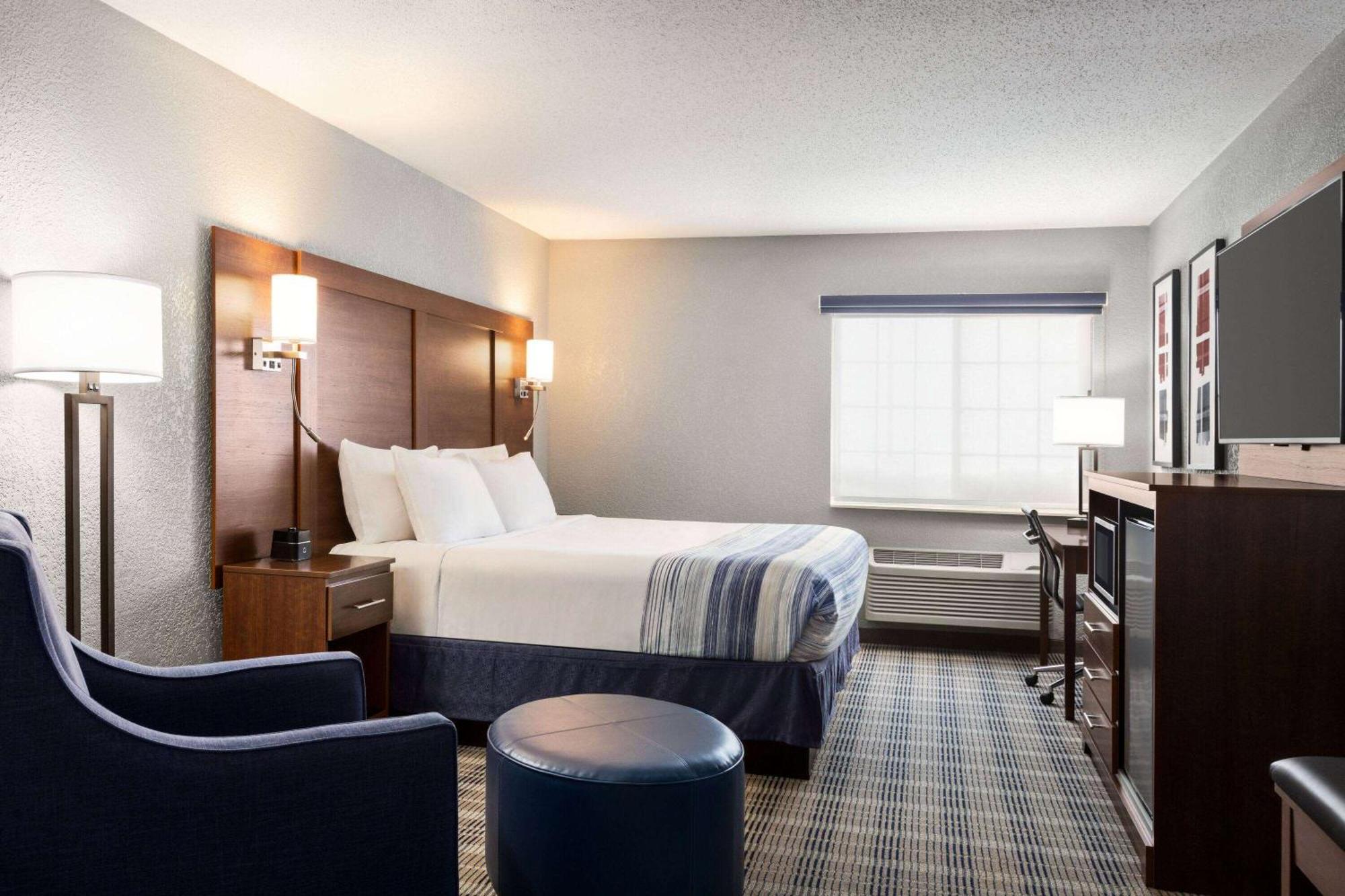Americinn By Wyndham Williamsburg Buitenkant foto