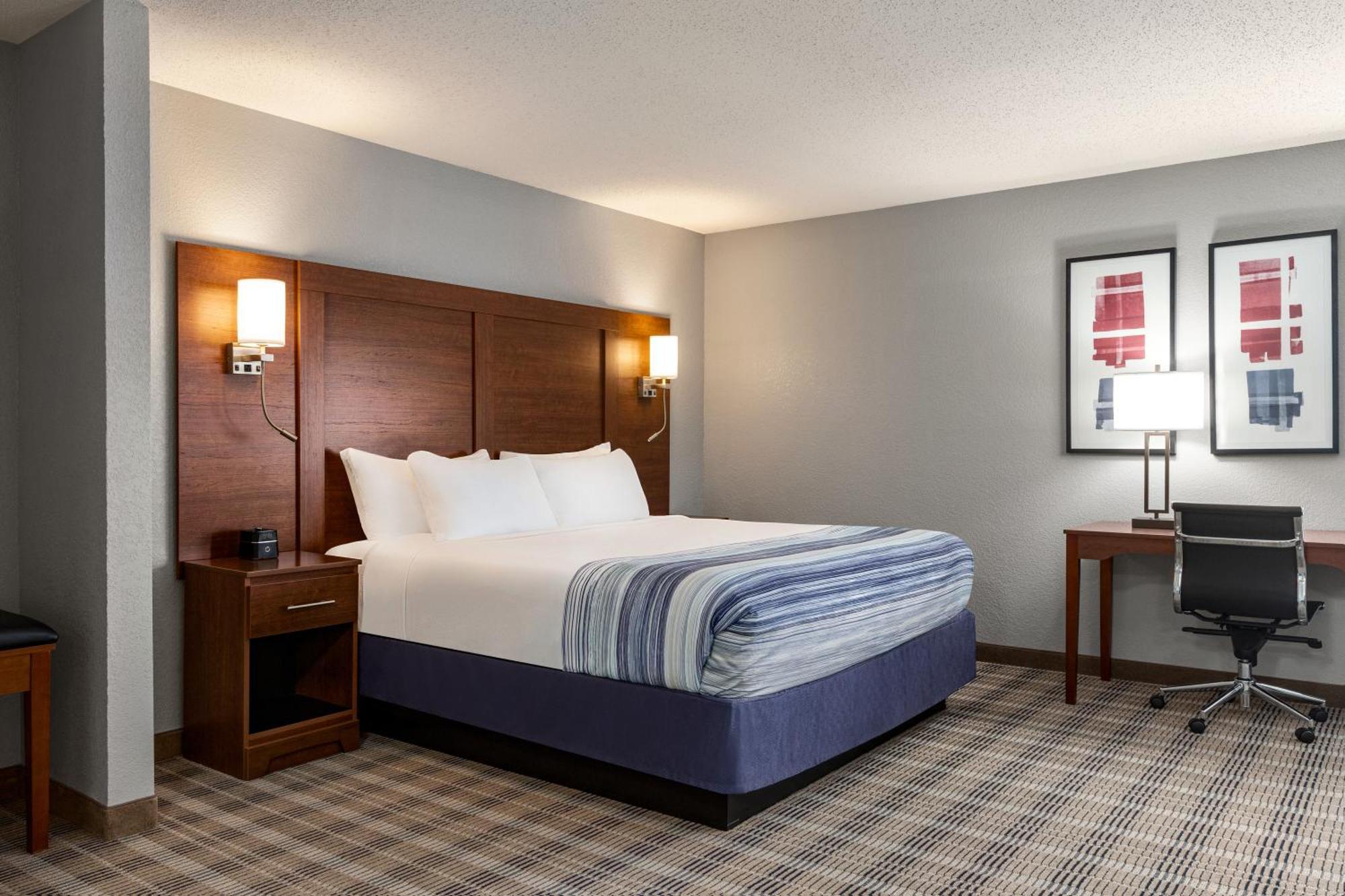 Americinn By Wyndham Williamsburg Buitenkant foto